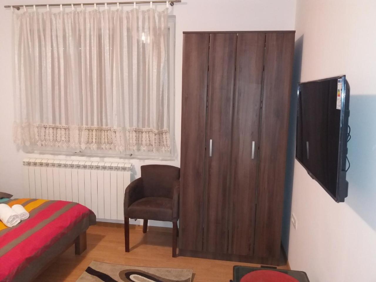Appartamento Apartman Donji Kraj Cetinje Esterno foto